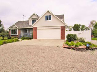 9853 N Lovejoy Rd, Byron, MI 48418