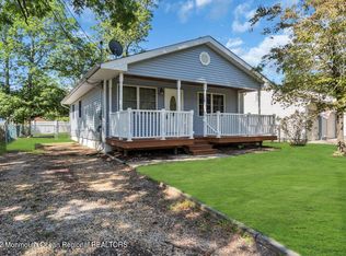 1611 Lakeside Dr S, Forked River, NJ 08731