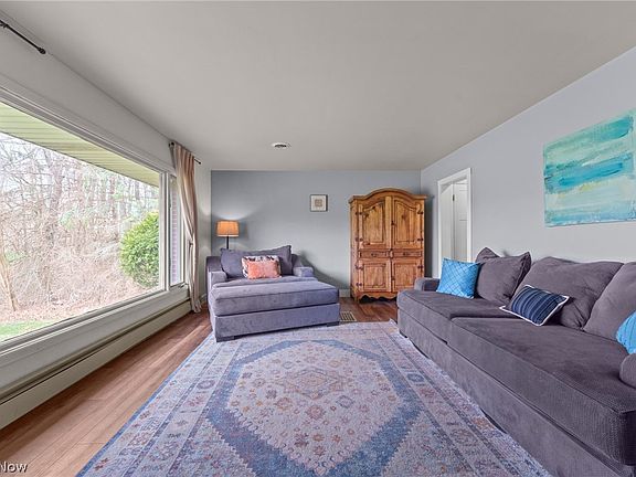 3rd image of 1065 Etter Rd