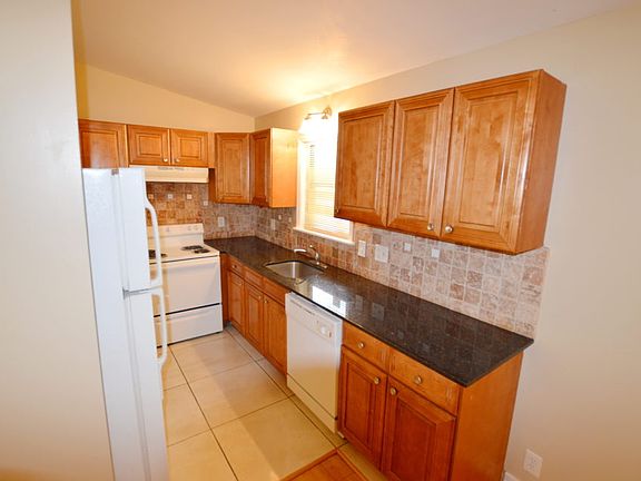 3rd image of 311 Elaine Cir W