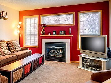 1038 Grandview Ave W, Roseville, MN 55113 | Zillow