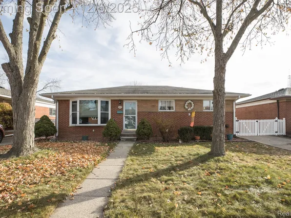 1847 Churchill Ave, Trenton, MI 48183