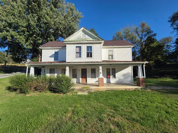 295 Depot St NE, Christiansburg, VA 24073