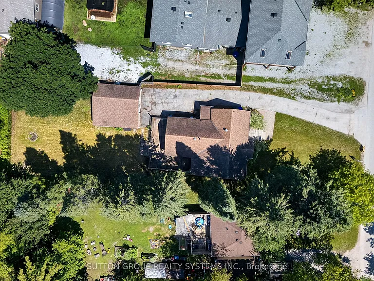 2082 Lilac Dr — Photo 30