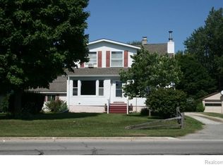 6082 River Rd, East China, MI 48054