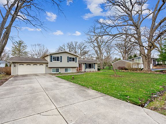 2nd image of 28W118 Elm Dr