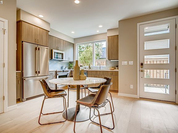 4th image of 8116 N Jersey St #6