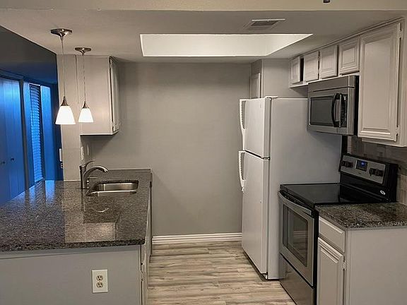 4th image of 2505 Wedglea Dr APT 105