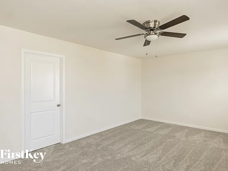 196 Greenwich Dr — Photo 9