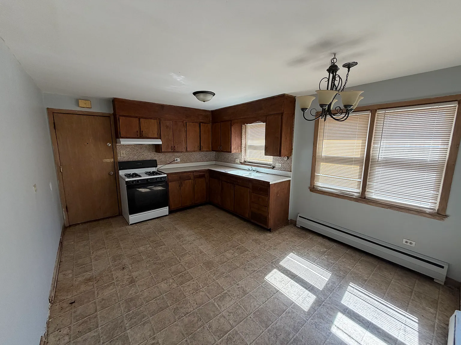 2 bed, $1,300 — Photo 2
