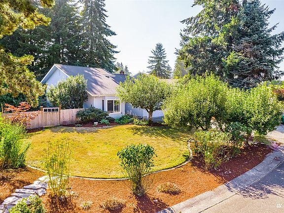 4th image of 1439 37th Ave SE