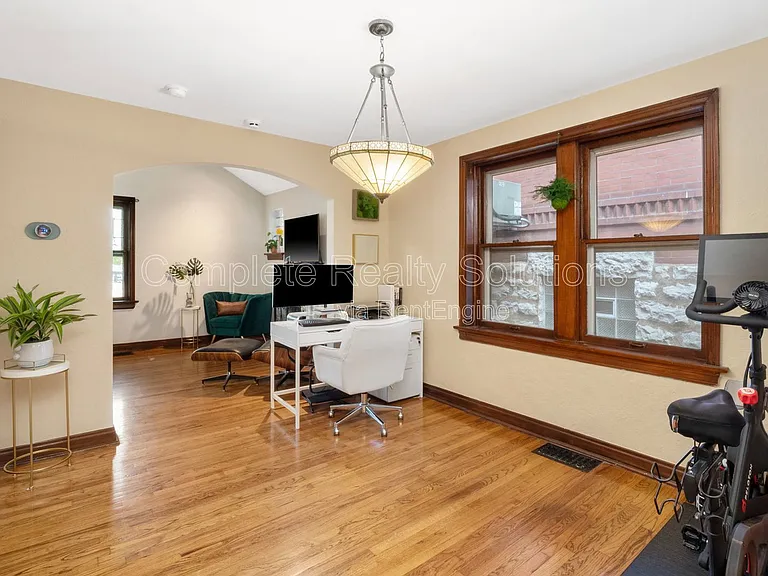 2164 Lafayette Ave — Photo 8