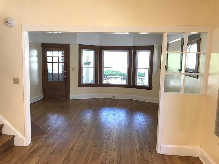1215 Marlowe Ave — Photo 3
