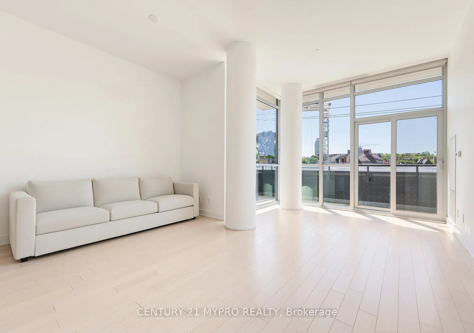 3 bed, $4,000 — Photo 3