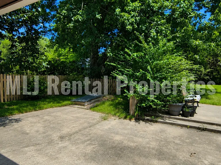 5881 S Irvington Ave — Photo 58