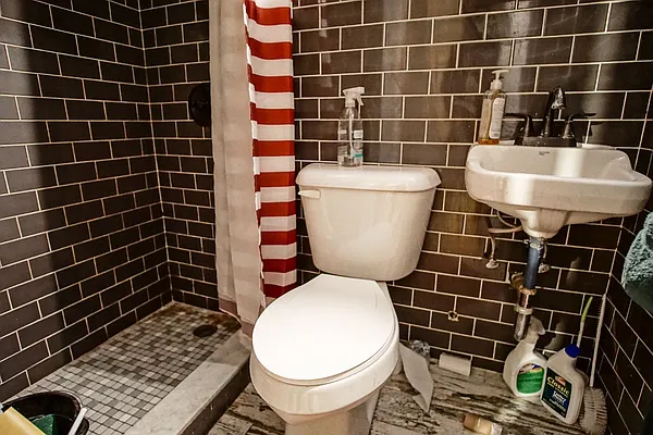 Rented by Lofts and Flats LLC | media 22