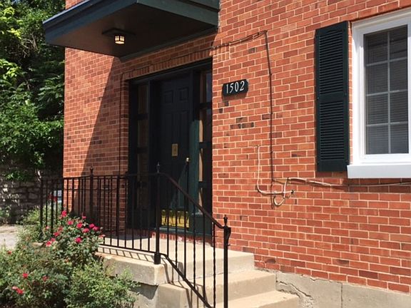 4th image of 1500 W 47th St APT 4