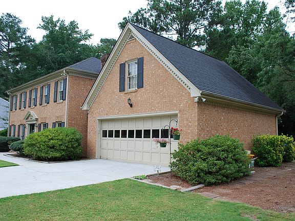 5th image of 3232 River Oak Pl