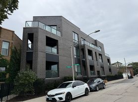 2034 N Avondale Ave, Chicago, IL