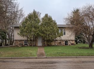214 8th St N, New Salem, ND 58563