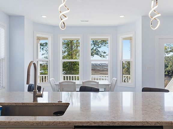 2nd image of 400 Elizabeth Dr.