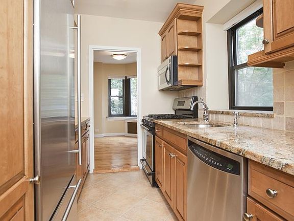 3rd image of 430 E 56th St APT 4E