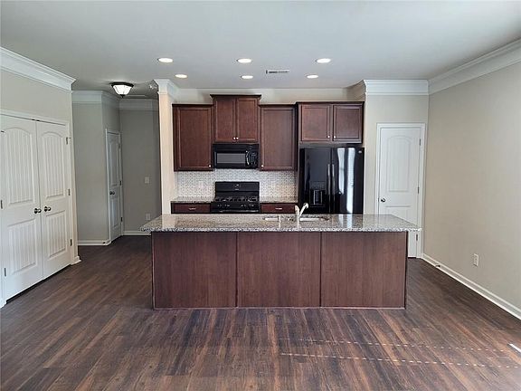 2nd image of 67 Orange Cir