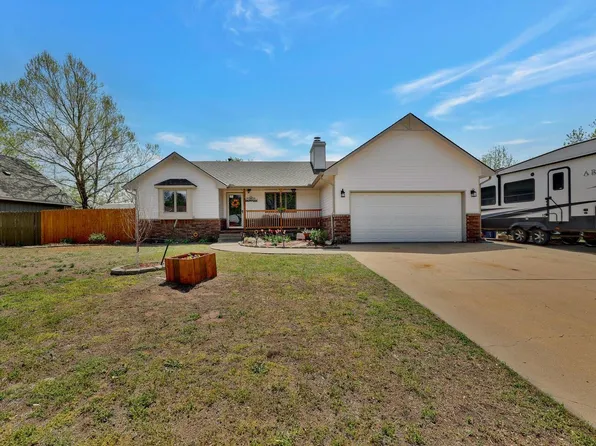 815 E 4th Cir, Douglass, KS 67039