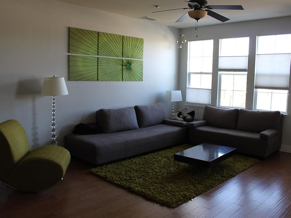 Living room / Seating