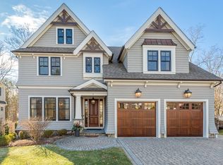 9 Vine Brook Rd, Lexington, MA 02421