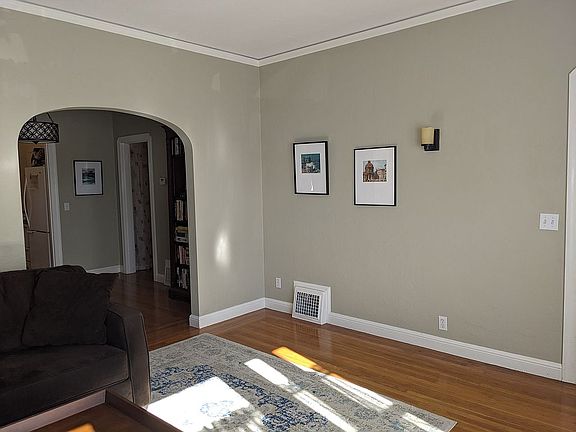 3rd image of 418 Capitol St