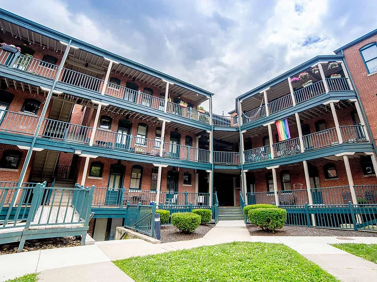 Lockerbie Court Apartments