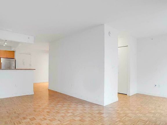 3rd image of 1500 Lexington Ave APT 15E