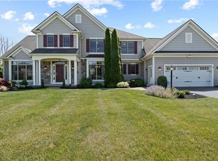 20 Amber Hill Dr, Pittsford, NY 14534