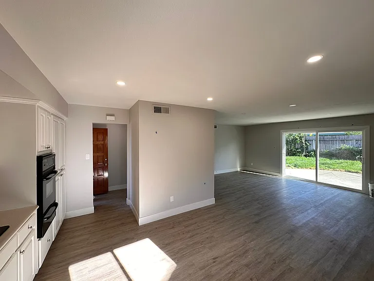 1218 W El Camino Ave — Photo 5