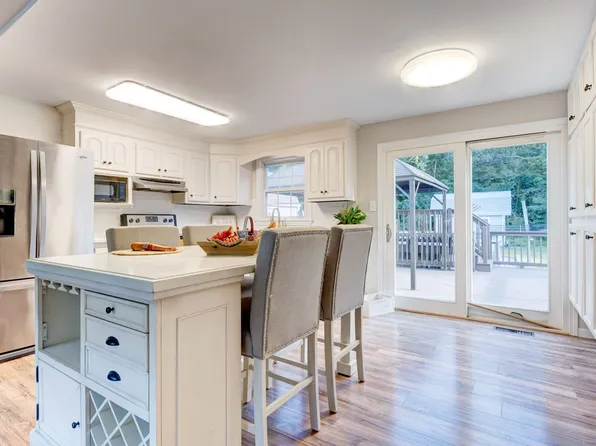 33 Cody Avenue, Plainville, CT 06062