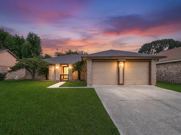 10904 Birch Dr, La Porte, TX 77571