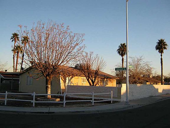 4th image of 4513 Hillcrest Ave