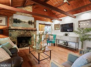 832 Shenandoah River Dr, Harpers Ferry, WV 25425