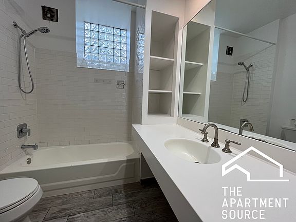 5th image of 2732 W Chicago Ave #1