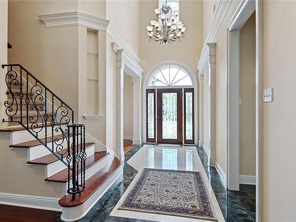 3rd image of 14 Bellingrath Dr