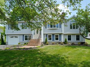 4 Mark St, Burlington, MA 01803
