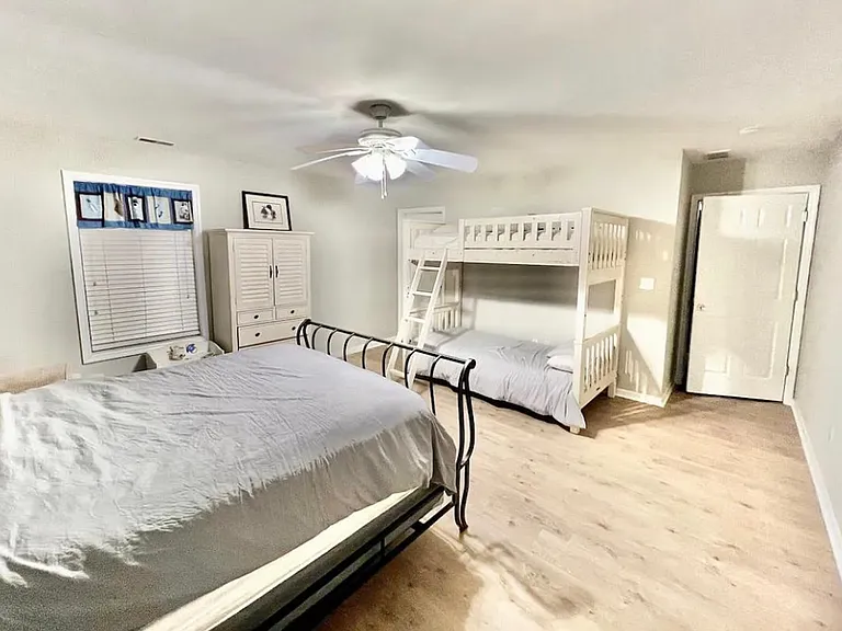 909 N Burghley Ave — Photo 2