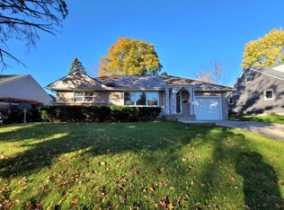 215 Vale Ave S, Rockford, IL 61108