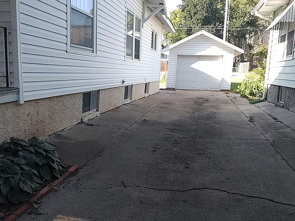 2nd image of 1208 Grant St
