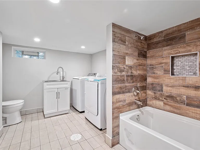 5140 Dresden Way — Photo 12