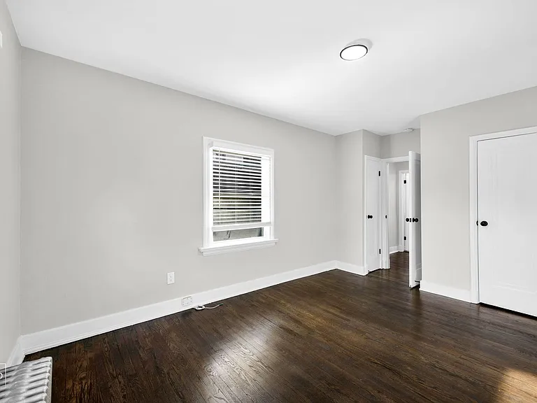 308 Elizabeth St — Photo 14