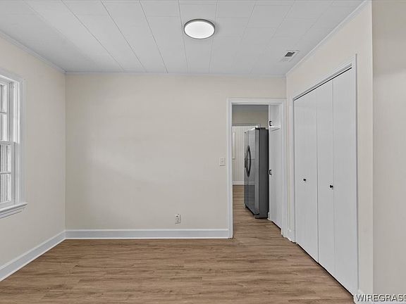5th image of 107 Wyman St