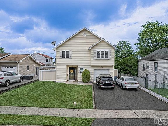 2nd image of 207 Delmore Ave