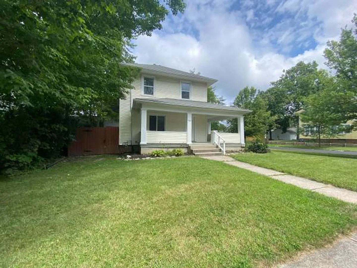 902 Nuttman Ave. - Beautiful Three Bedroom Home W/Remodeled Kitchen *Upcoming* ( Not Yet Showable) — Photo 1